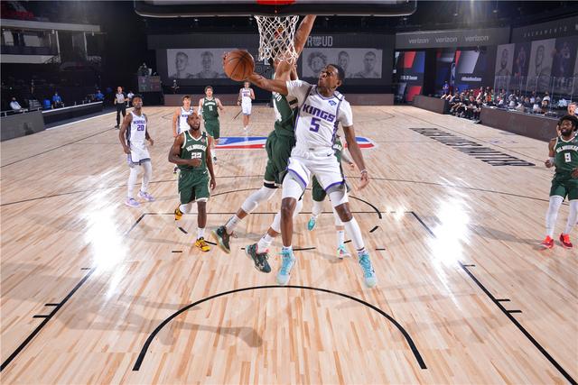 举动都在球 举动都在球