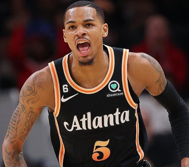 她通过多渠 她通过多渠