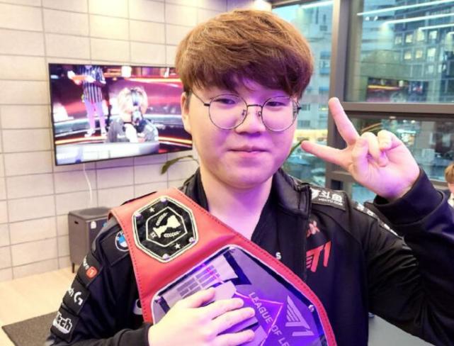 這位年輕挪 這位年輕挪